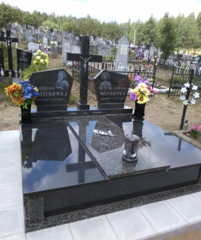 Памятник двойной 145